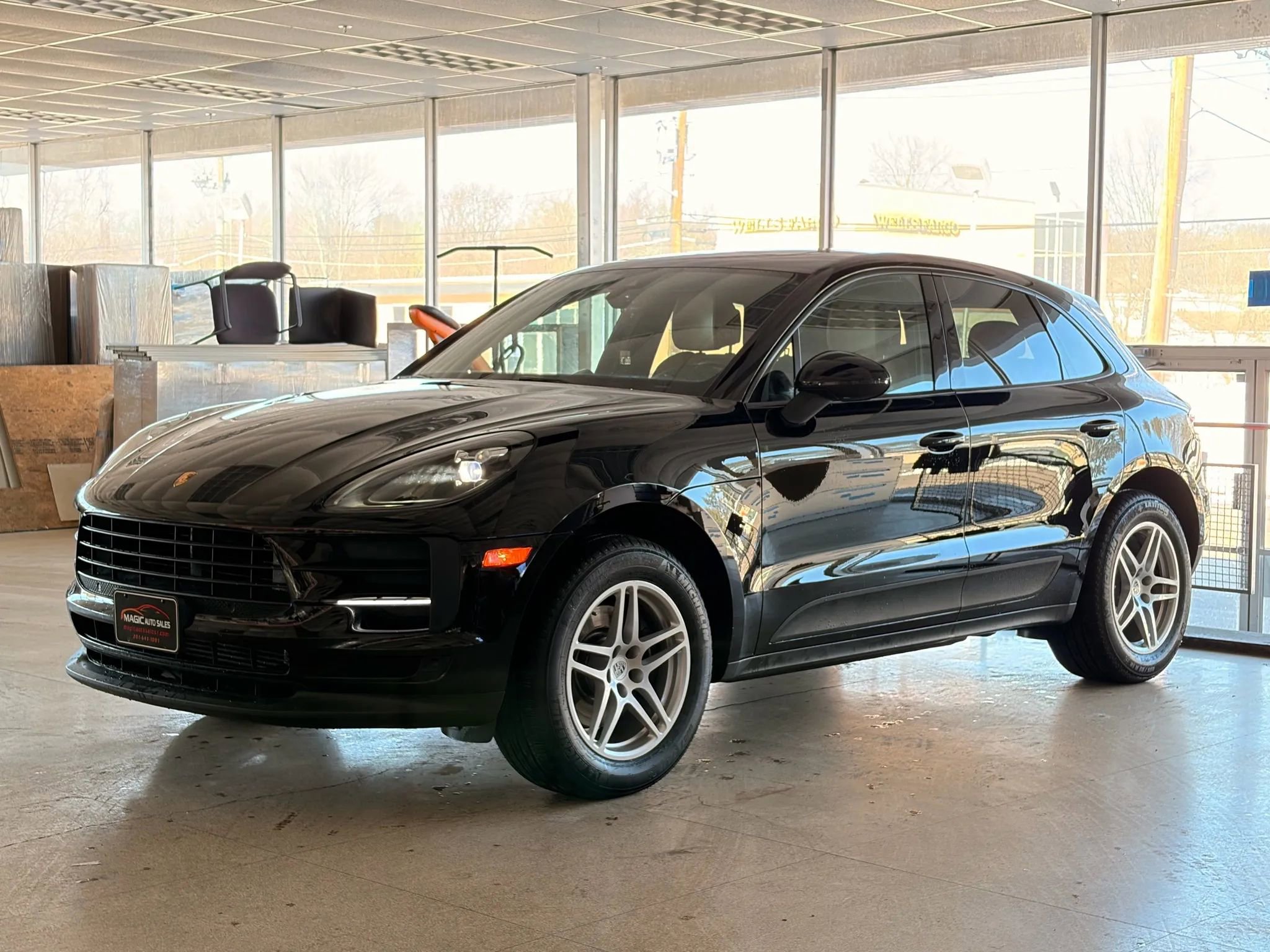 Used 2020 Porsche Macan Sport Edition image 3