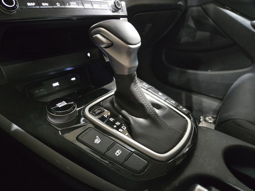 Certified 2026 Kia Seltos EX w/ EX Sunroof Package image 18