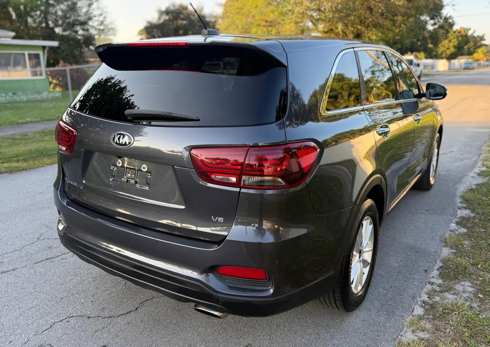 Used 2019 Kia Sorento LX image 6