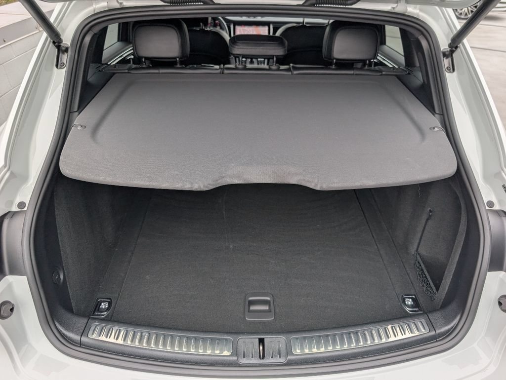 Certified 2024 Porsche Macan AWD/4WD image 12