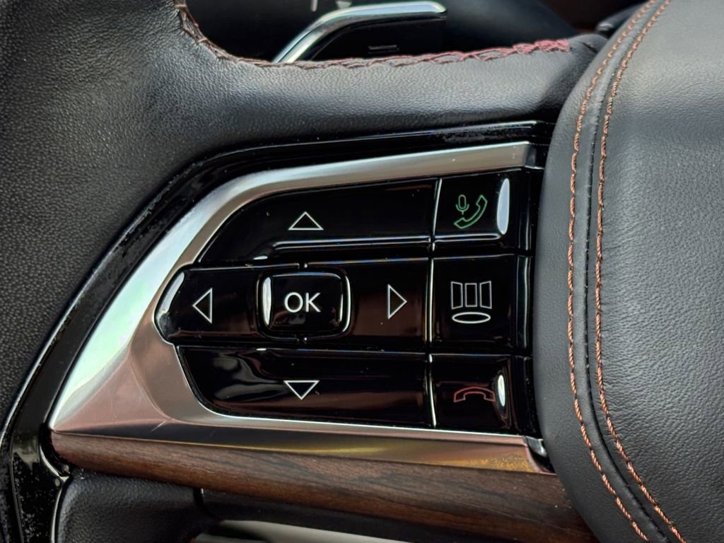 Used 2022 Jeep Grand Cherokee Summit AWD/4WD image 18