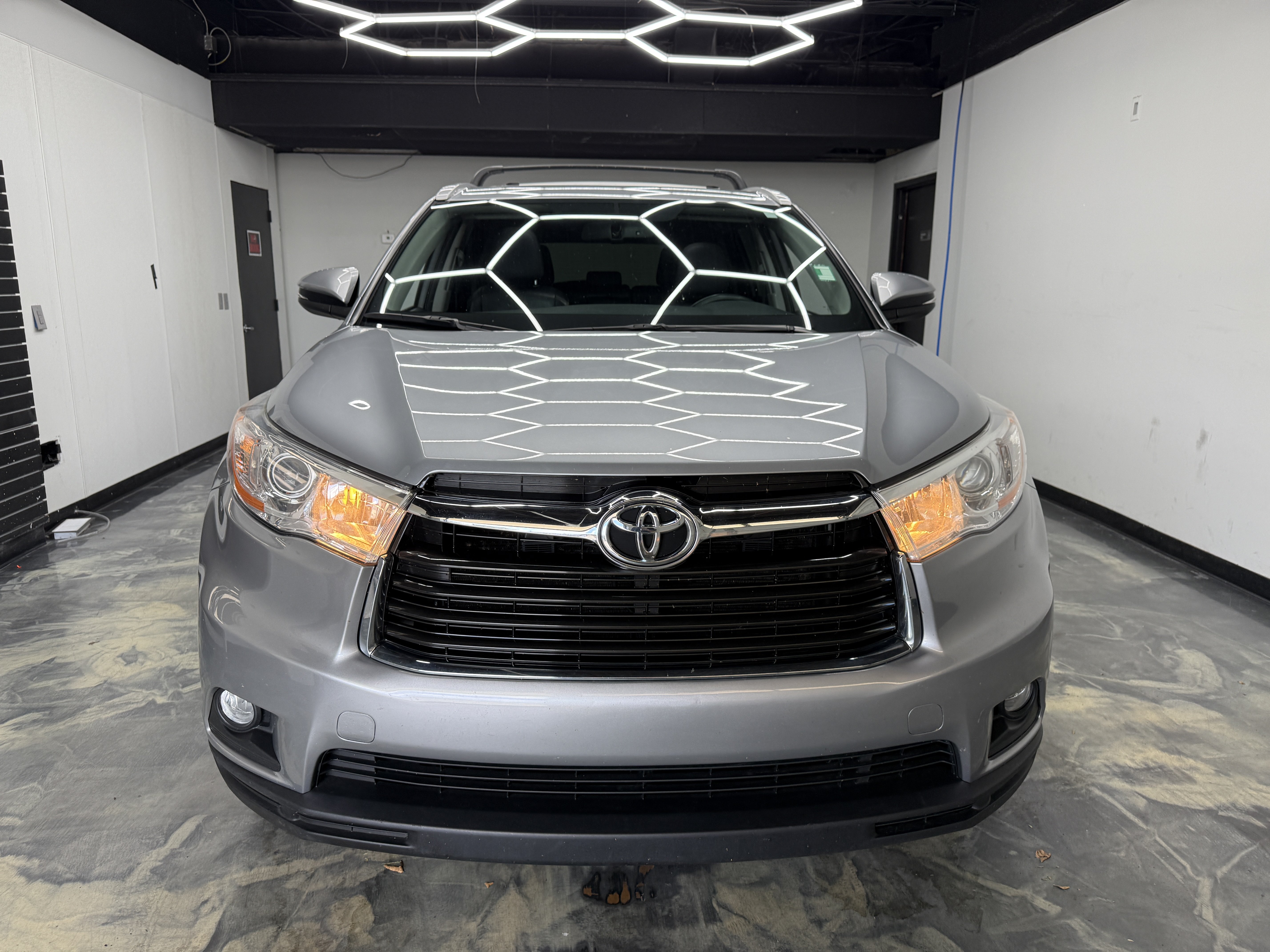 Used 2016 Toyota Highlander XLE AWD/4WD image 7