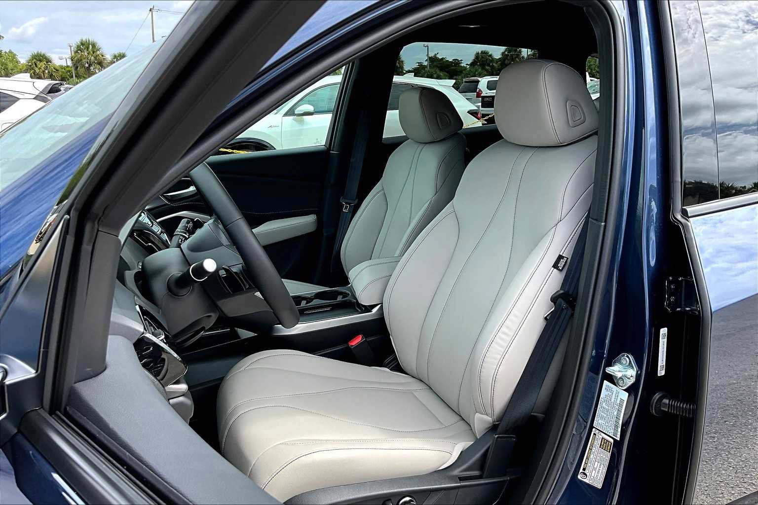 Certified 2025 Acura RDX SH-AWD image 9