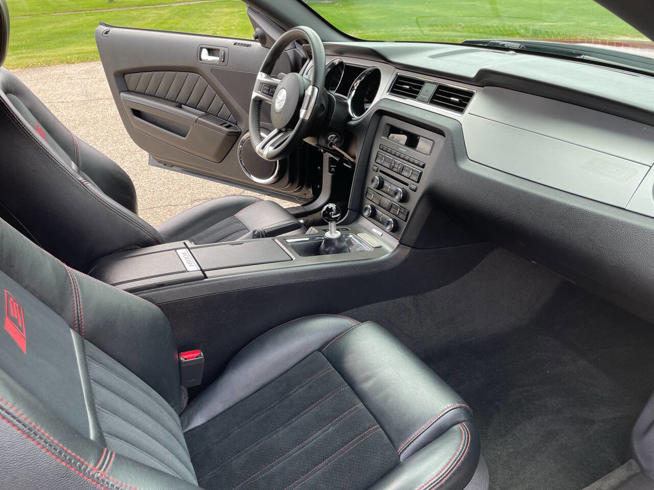 Used 2012 Ford Mustang GT Premium RWD image 12