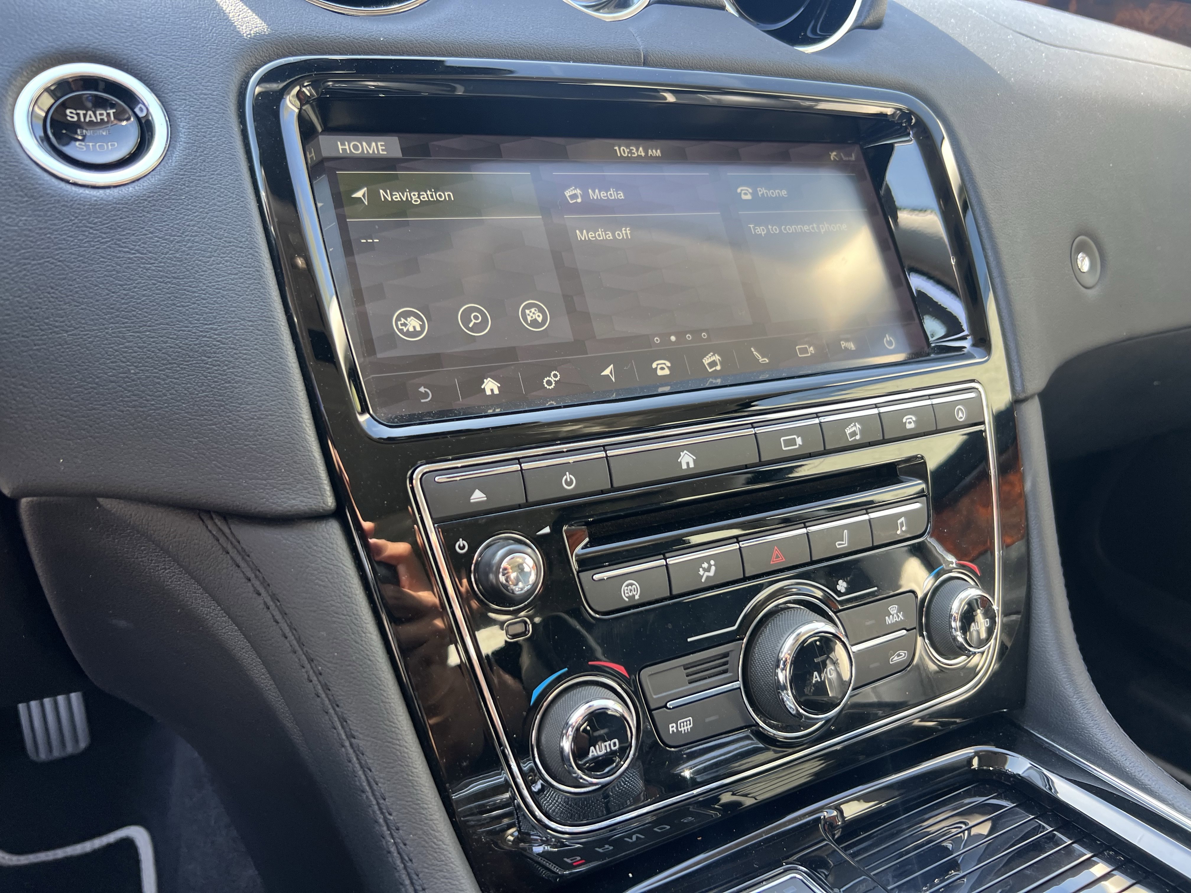 Used 2019 Jaguar XJ R-Sport image 32