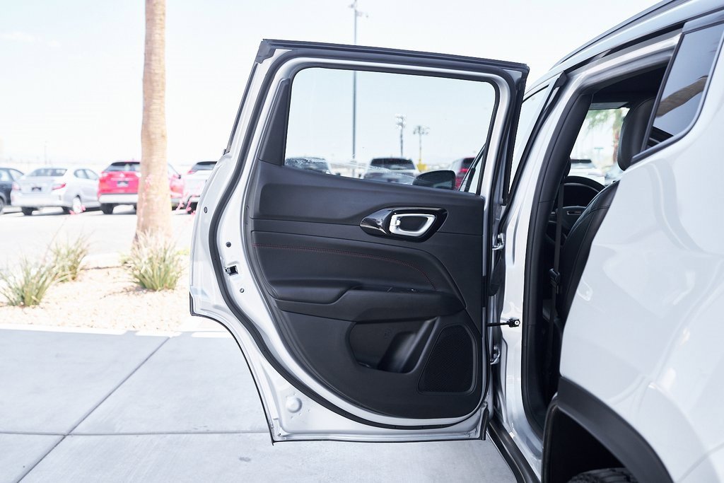 Used 2024 Jeep Compass Trailhawk image 15