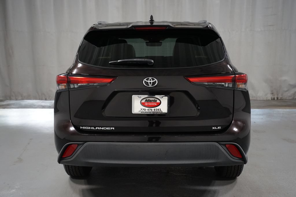 Certified 2021 Toyota Highlander XLE FWD image 7