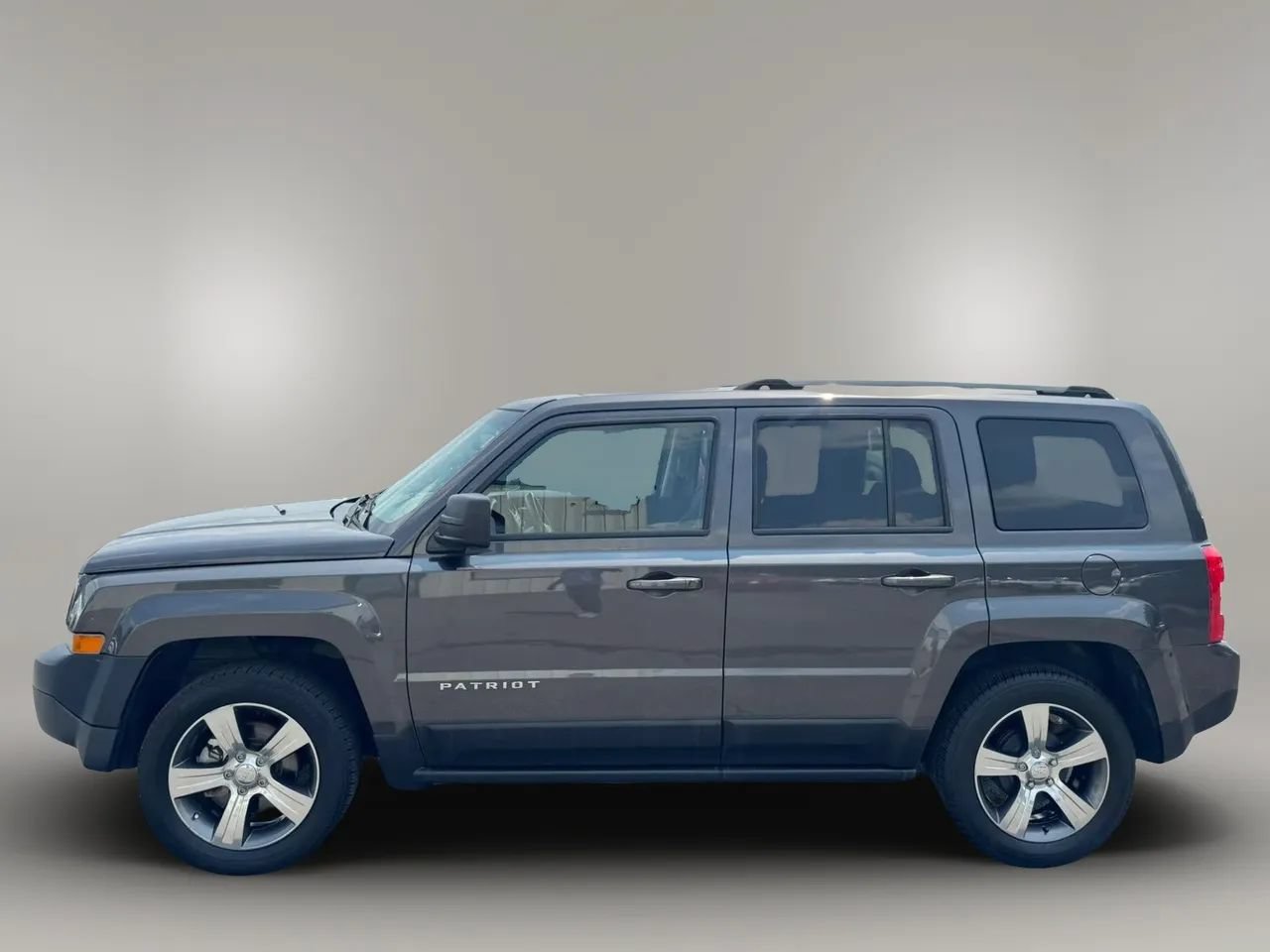 Used 2016 Jeep Patriot High Altitude FWD image 4