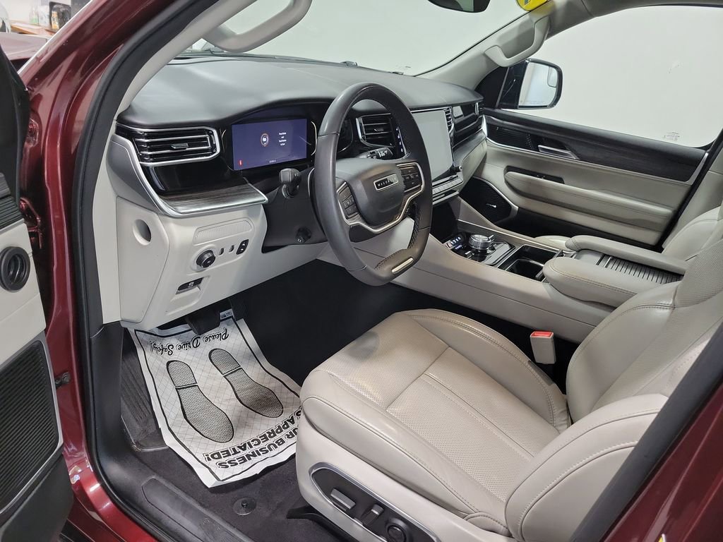 Used 2023 Jeep Wagoneer L Series II w/ Convenience Group I AWD/4WD image 37