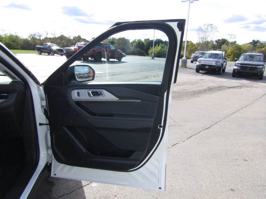 New 2026 Ford Explorer Active image 33