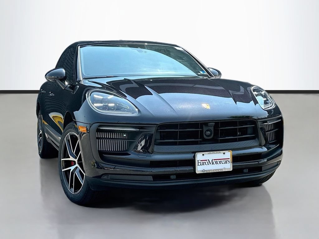 Certified 2023 Porsche Macan S AWD/4WD image 7