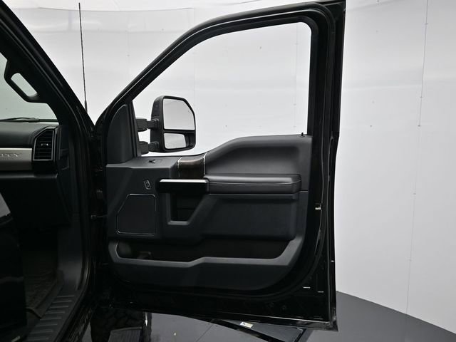 Used 2022 Ford F250 Lariat w/ Black Appearance Package image 29