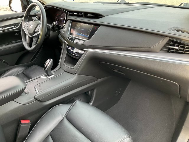Used 2017 Cadillac XT5 Luxury w/ Driver Awareness Package image 23