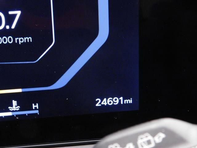 Used 2025 Kia Sorento SX image 52