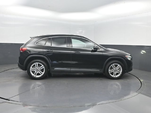 Used 2021 Mercedes-Benz GLA 250 4MATIC w/ Premium Package image 35