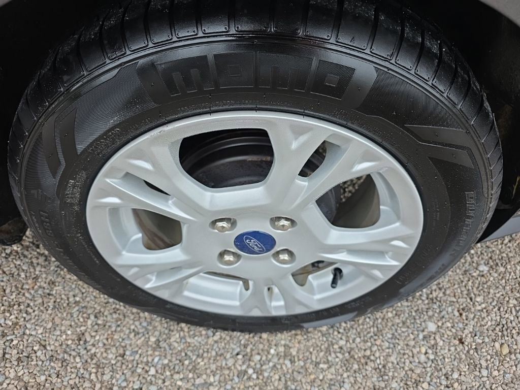Used 2015 Ford Fiesta SE FWD image 25