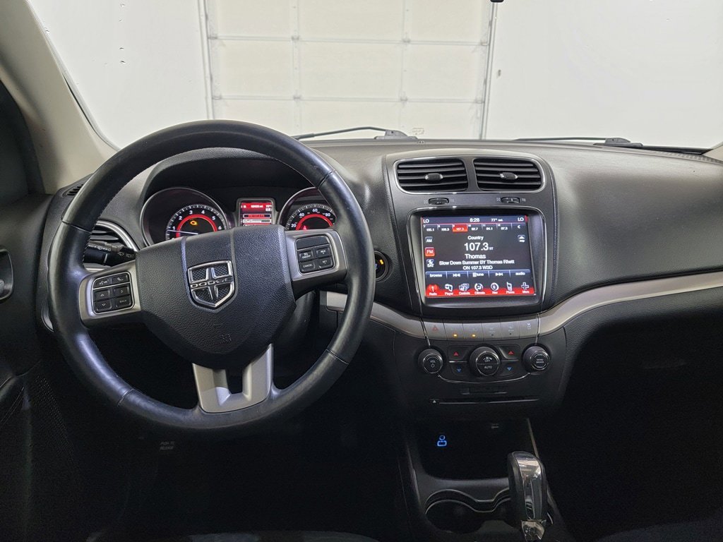 Used 2018 Dodge Journey Crossroad w/ Nav & Sun Group FWD image 12