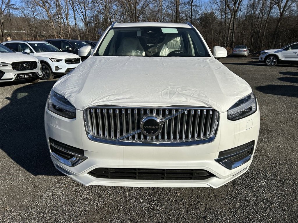 New 2025 Volvo XC90 B6 Plus w/ Protection Package Premier image 6