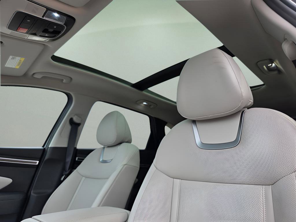 Certified 2022 Hyundai Tucson Limited w/ Cargo Package image 21