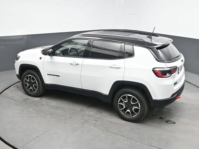 Used 2025 Jeep Compass Trailhawk AWD/4WD image 28