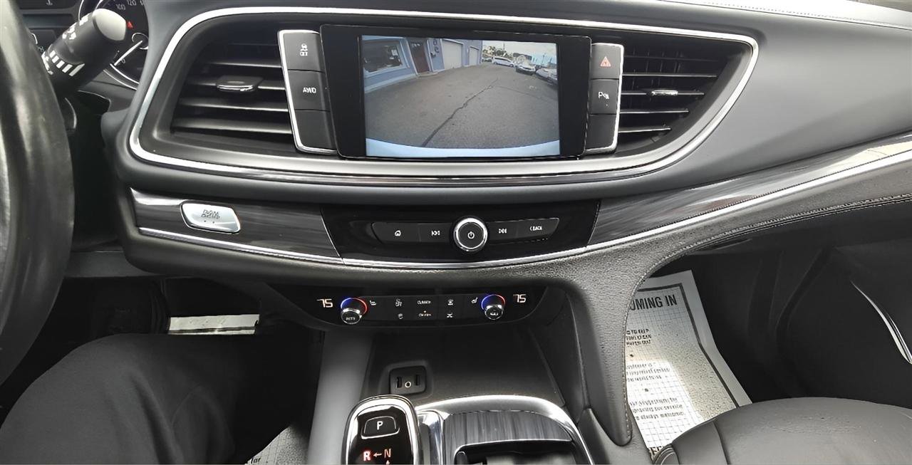 Used 2018 Buick Enclave Essence AWD/4WD image 16