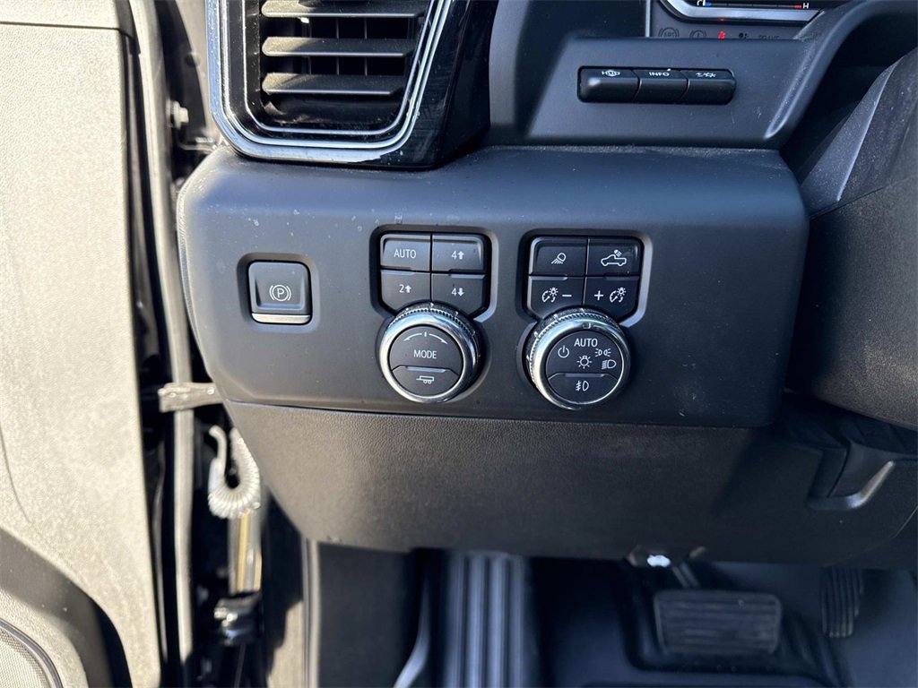 Used 2024 GMC Sierra 2500 AT4 w/ AT4 Premium Plus Package image 12