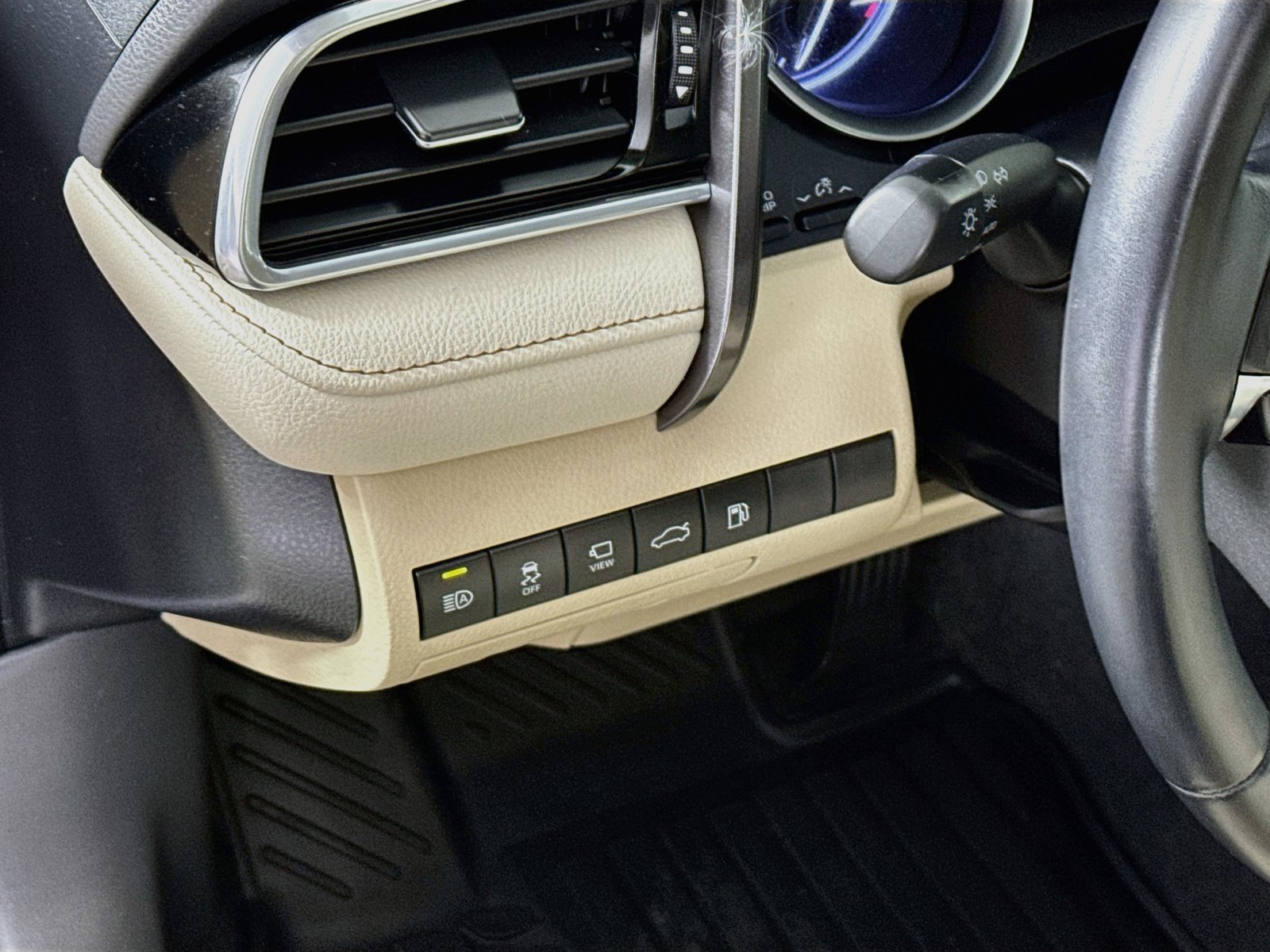Used 2018 Toyota Camry XLE w/ Audio Package FWD image 7