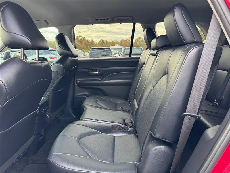 Used 2024 Toyota Grand Highlander XLE image 38