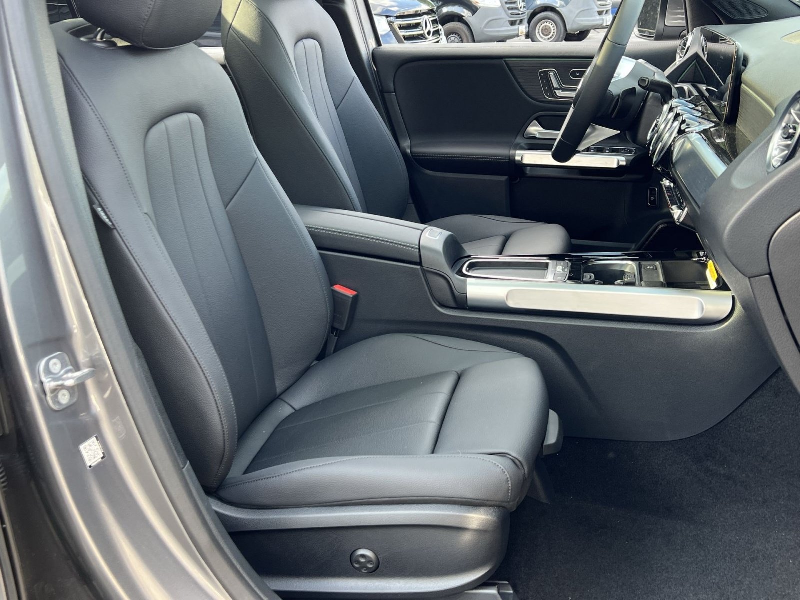 New 2026 Mercedes-Benz GLB 250 4MATIC image 33