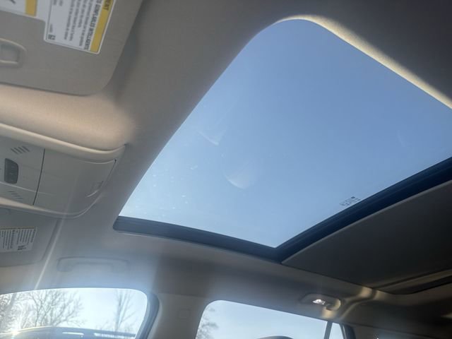 Used 2023 GMC Terrain Denali w/ Denali Premium Package image 19