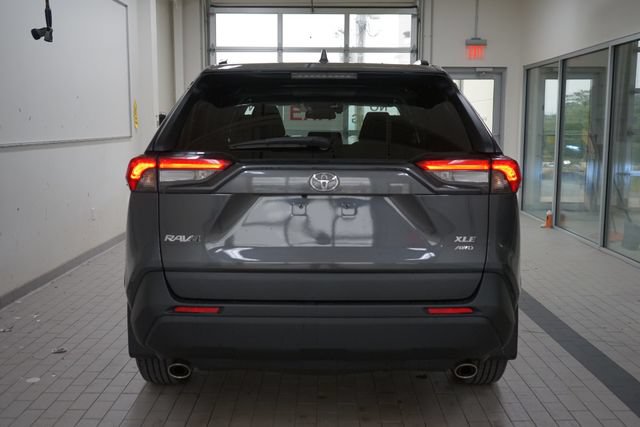 Used 2020 Toyota RAV4 XLE w/ Convenience Package AWD/4WD image 12