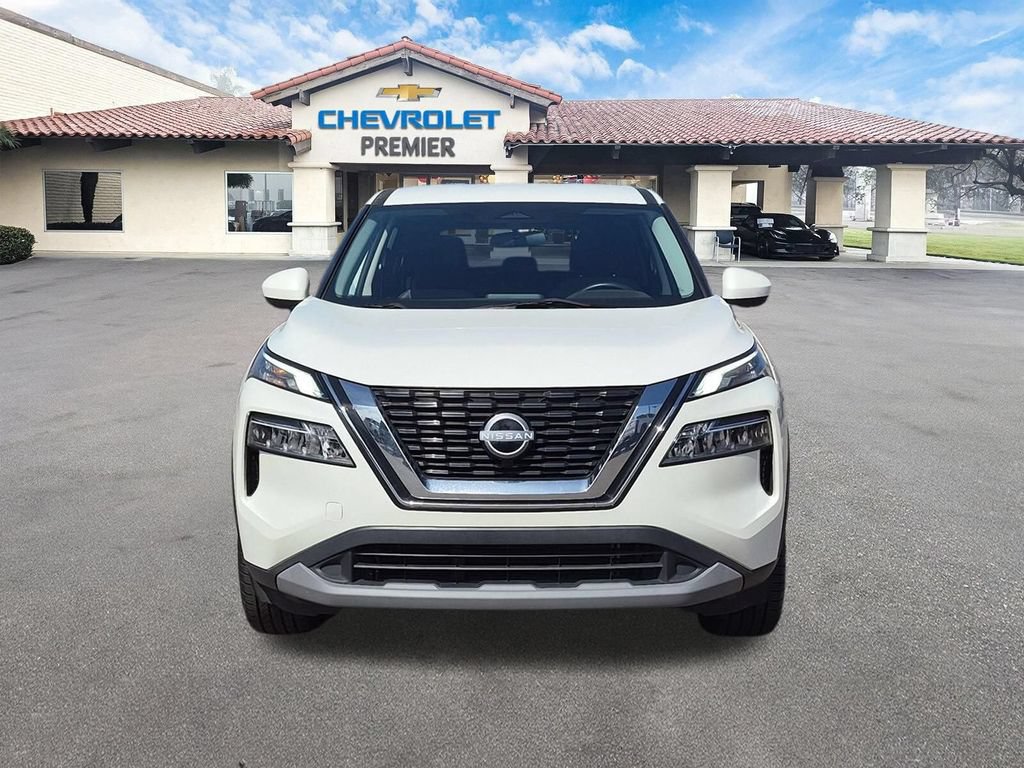 Used 2023 Nissan Rogue SV AWD/4WD image 3