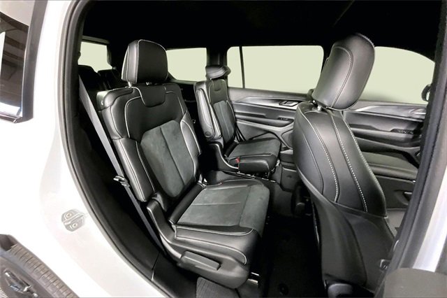 New 2025 Jeep Grand Cherokee L Altitude image 11