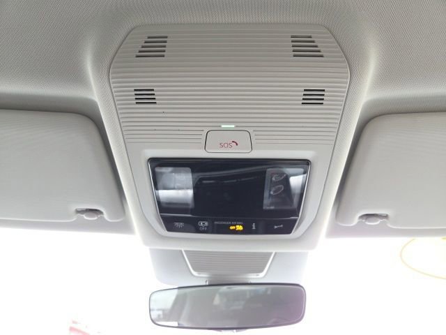 Used 2025 Volkswagen Tiguan S image 19