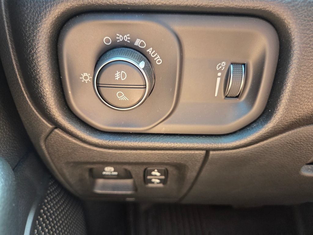 Used 2022 RAM 1500 Big Horn RWD image 12