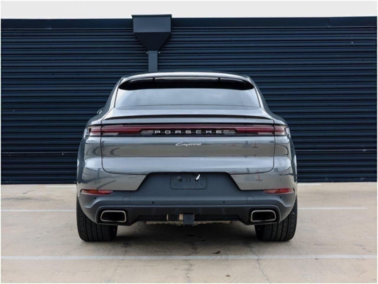 Certified 2025 Porsche Cayenne Coupe image 6