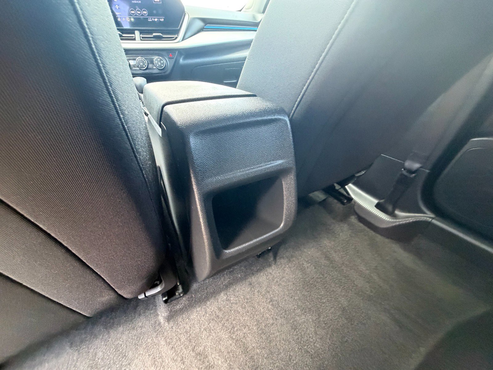 Certified 2025 Chevrolet Trax LS FWD image 29