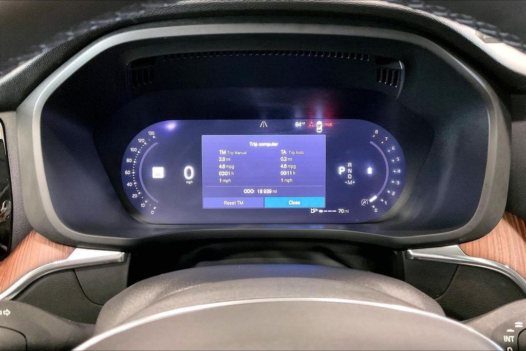 Certified 2023 Volvo XC60 B5 Plus AWD/4WD image 13