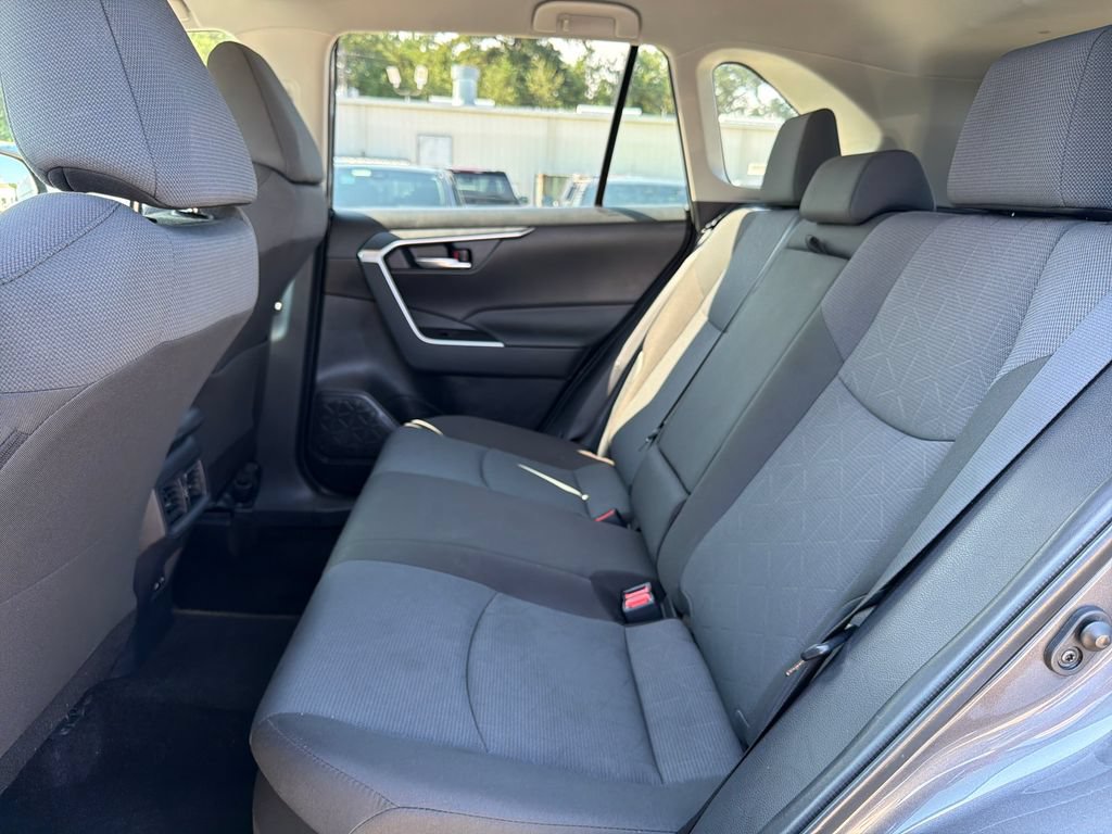 Used 2025 Toyota RAV4 XLE AWD/4WD image 27