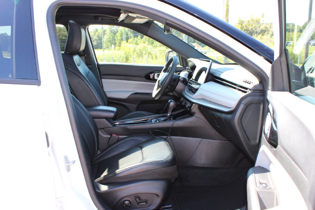 Used 2025 Jeep Compass Limited w/ Elite Group AWD/4WD image 9