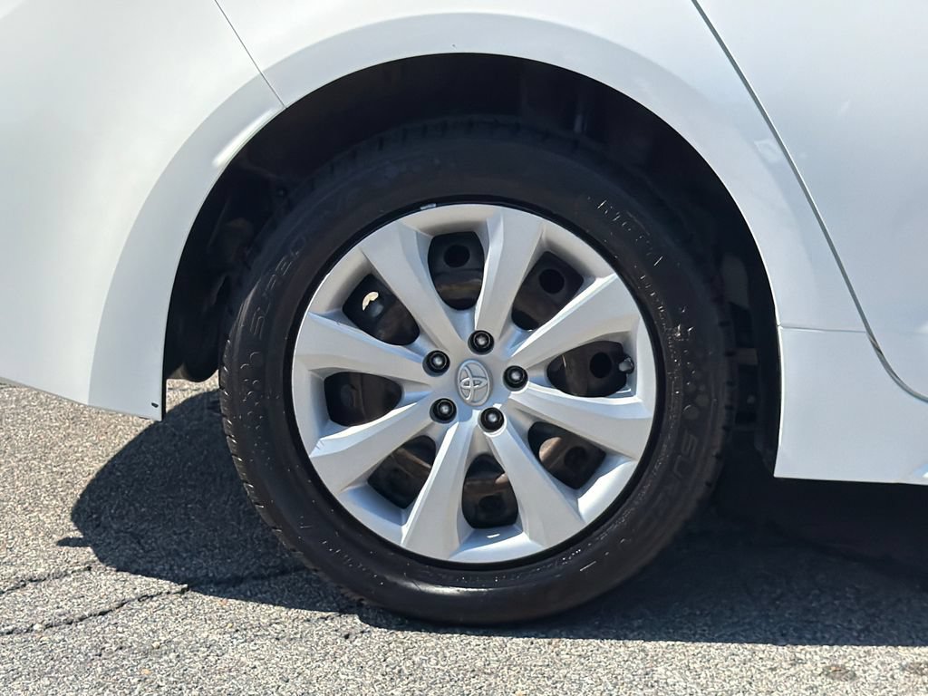 Used 2021 Toyota Corolla LE FWD image 7