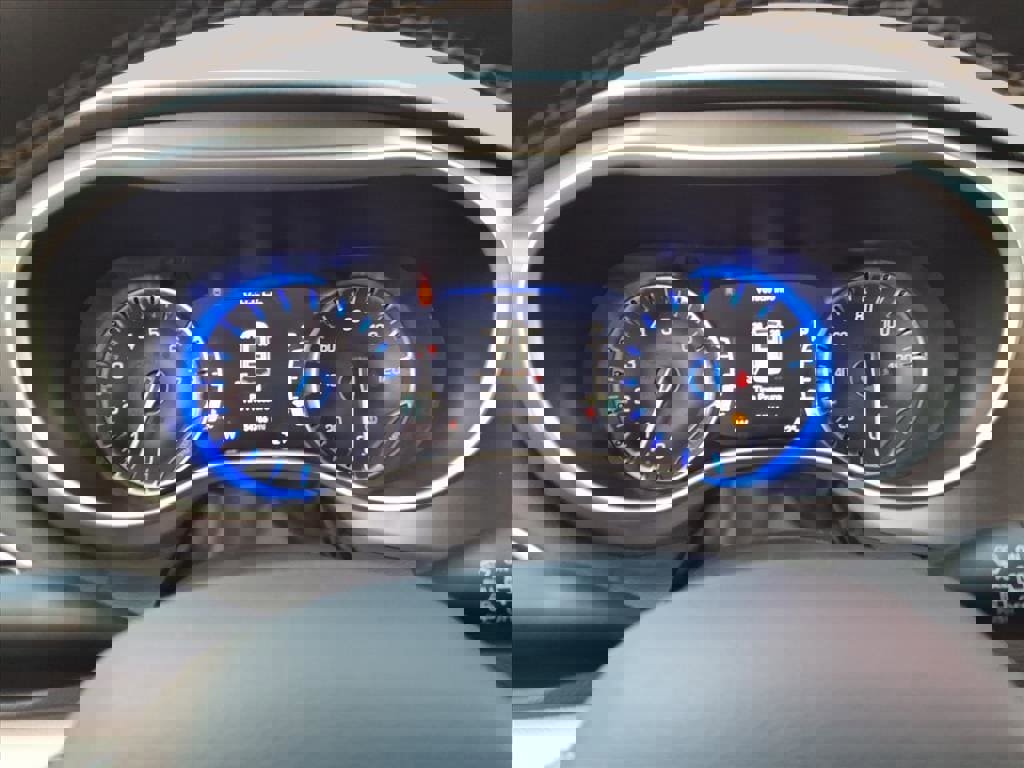 Used 2024 Chrysler Pacifica Touring-L image 25