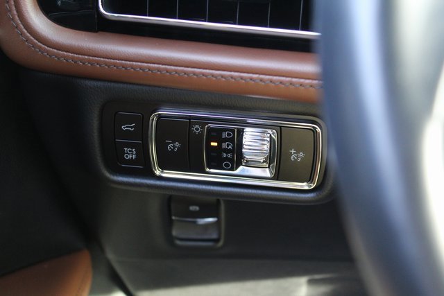 Certified 2023 Lincoln Nautilus Reserve w/ Equipment Group 201A image 23