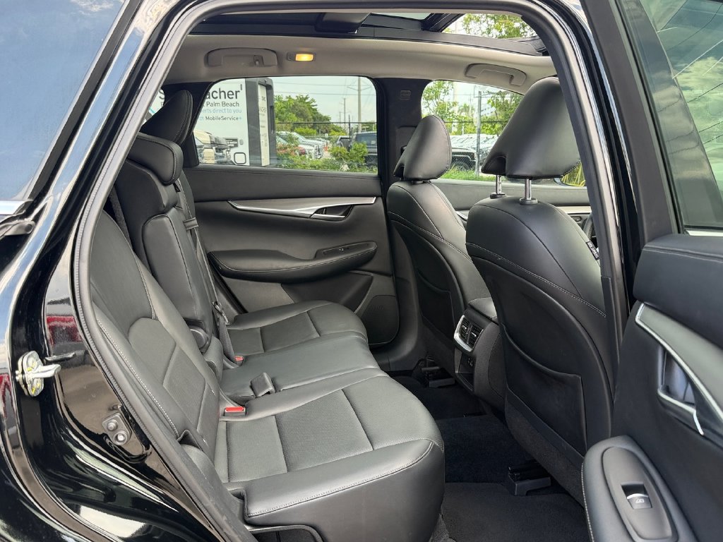Used 2023 INFINITI QX50 Luxe FWD image 16