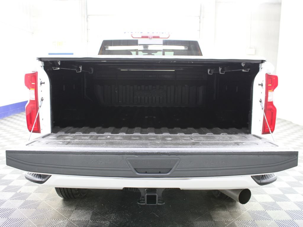 Used 2023 Chevrolet Silverado 2500 High Country AWD/4WD image 45