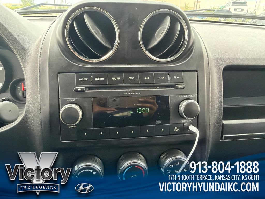 Used 2010 Jeep Compass Sport FWD image 14