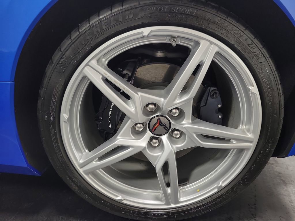 Used 2024 Chevrolet Corvette Stingray Preferred Cpe w/ Stealth Interior Trim Package image 11