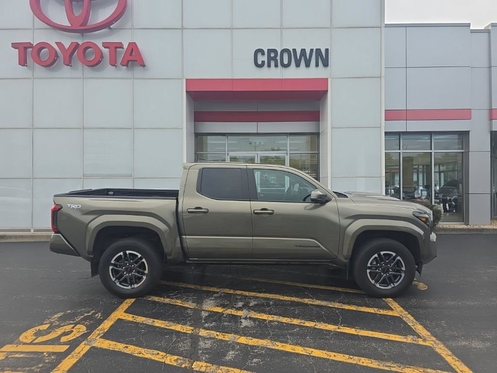 Used 2024 Toyota Tacoma TRD Sport w/ TRD Sport Premium Package AWD/4WD image 2