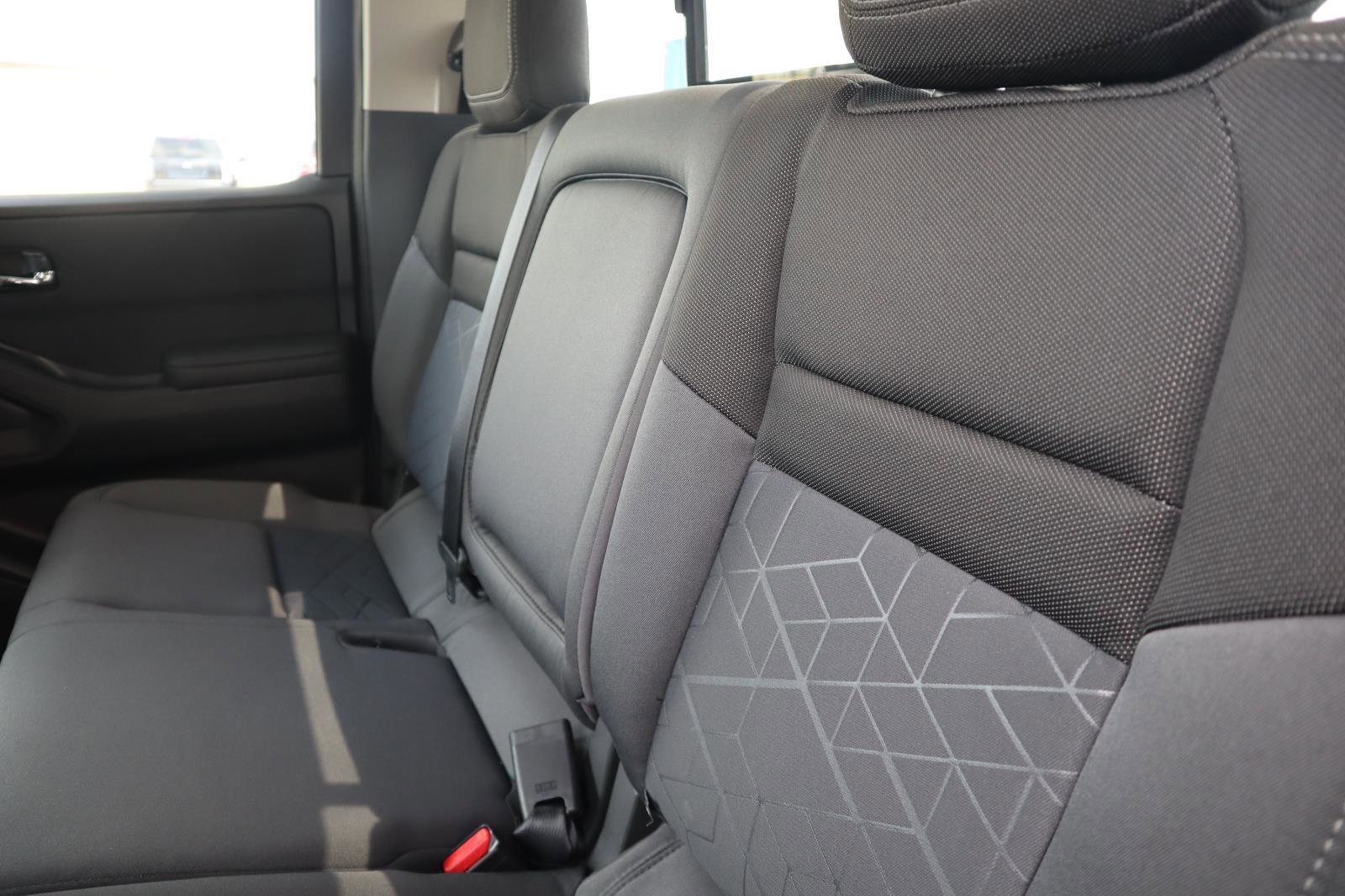 Used 2026 Nissan Frontier SV w/ SV Convenience Package RWD image 37