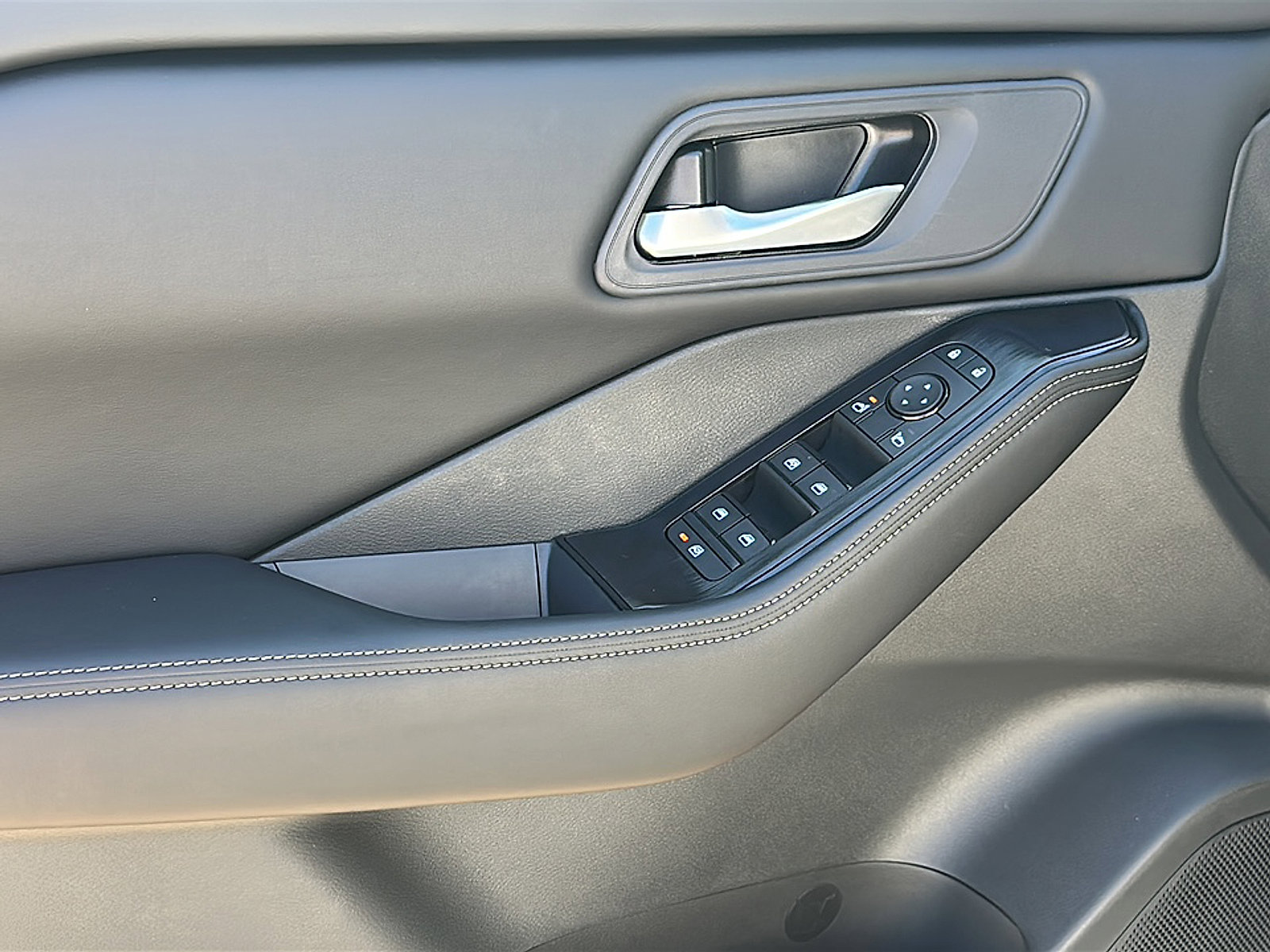 New 2026 Nissan Rogue SV image 13